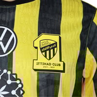 تيشيرت الأُيتِحادَ