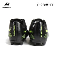 جزمة حبوب هاتريك السوداء مع اللون الأصفر