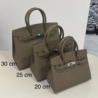 كروك وسط كاكي قفل فضي