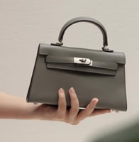 كيلي رمادي قفل فضي