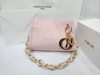 حقيبه ديور pink الأنيقة.