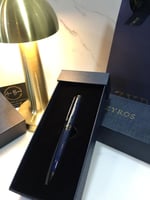 قلم فاخر بنقوش عربية لون ازرق برمادي...