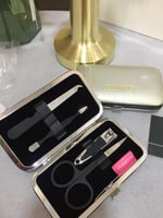 علبة جلديه للعناية بالاظافر من برجوا