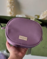 حقيبه قوتشي البنفسجيه