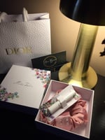 ربطه شعر وعينة عطريه مس ديور