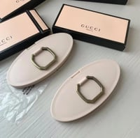 مرايا قوتشي بشكل بيضاوي