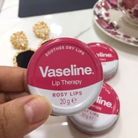 مرطب فازلين الطبي بالورد واللوز