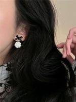 توزيعات حلق شانيل ..