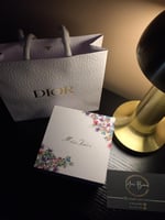 ربطه شعر وعينة عطريه مس ديور