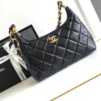 حقيبه من CHANEL
