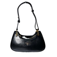 حقيبه من PRADA