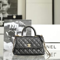 حقيبه من CHANEL