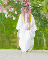 بشت ابيض بالاسم