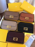 حقيبه من FENDI