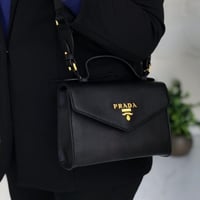حقيبه من PRADA