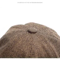 قبعة مسلسل بيكي بلايندرز بني غامق