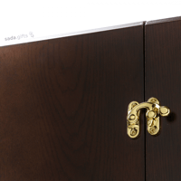 درع خشب مع نحاس