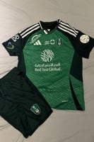 طقم الاهلي السعودي الاساسي الجديد 2025 الاخضر