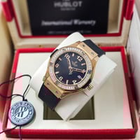 ساعة هوبلت نسائية نحاسي