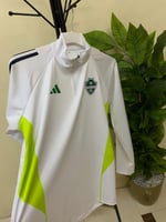 سويتر الاهلي السعودي الجديد 2026 ابيض