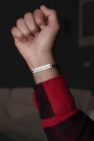 اسوارة بالاسم بتصميم متفرد