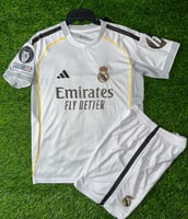 طقم نادي ريال مدريد الابيض