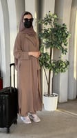 عباية سفر ياقة بيج