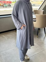 عباية سفر رمادي