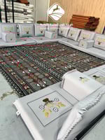 جلسة مطرزة قماش ابيض نقشة مزهرية