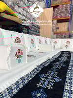 جلسة مطرزة وردة المزهرية ابيض