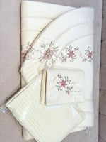 طقم صلاه سجاده طبي مع شرشف وغطاء مصحف