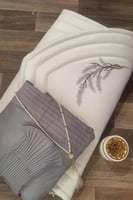 طقم صلاة فاخر – شرشف وسجادة مطرزة مع مسبحة ومبخره...