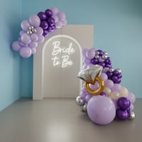 باقة تنسيق حفلة توديع العروس ثيم العروس الذهبية |...