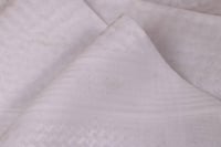 شماغ اليشمك الأبيض برايفت Y40 2025