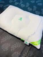 مخده روشن فندقي قماش حرير ناعم