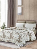 مفرش نفر ونص مطبوع بتصميم زهري انسيابي