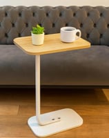 طاولة جانبية . خشبي فاتح