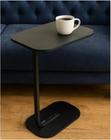 طاولة جانبية . اسود