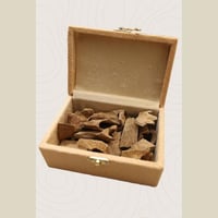 عود سيوفي فاخر 100 جرام – رائحة فاخرة تدوم طويلاً