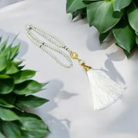 مصحف مع ميزة الباركود وحامل المصحف خشبي