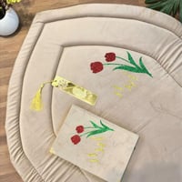 سجادة مخملي مع المصحف تصميم الورد الطبيعي