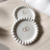 توزيعات كوستر بتنسيق ثيم