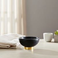 وعاء رخام اسود