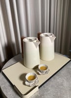 صينية تقديم جلد باللون البيج