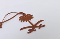 تعليقة "سيفين ونخلة"