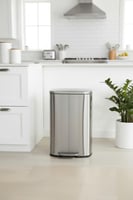 سلة نفايات ستيل، 50 لتر، بدواسة قدم، تصميم أنيق من...