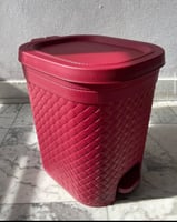 سلة مهملات راتان متعددة الألوان