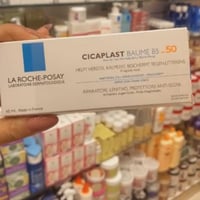 كريم لاروش بوزيه للحماية من الشمس سيكابلاست بوميه...