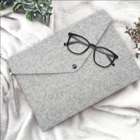 شنطة من الجوخ مع طباعه حسب الطلب