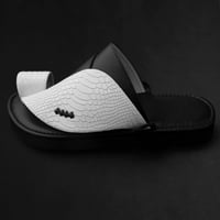 حذاء شرقي نقش جلد ثعبان ابيض اسود